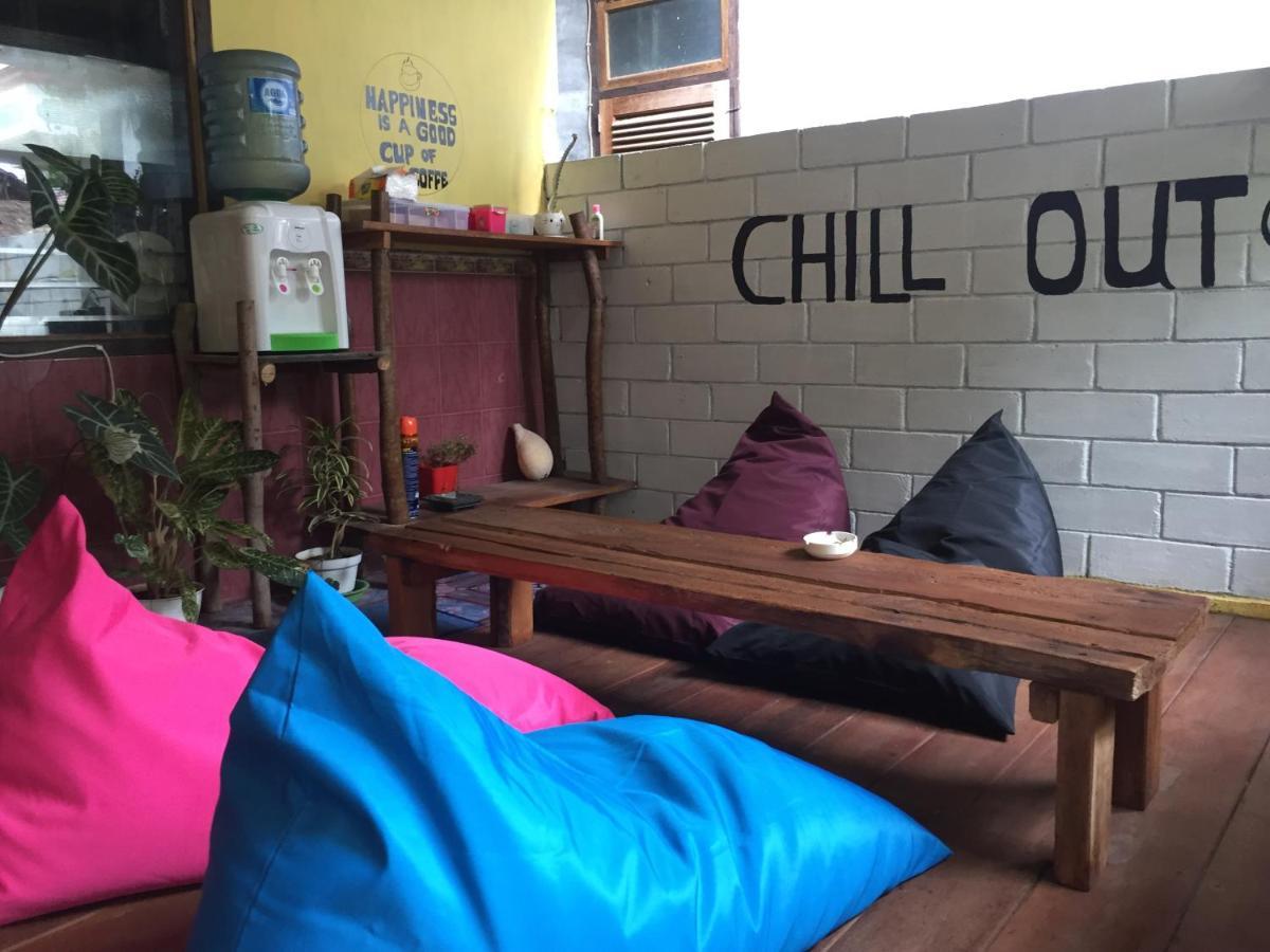 Owl Hostel Karimunjawa Ngoại thất bức ảnh