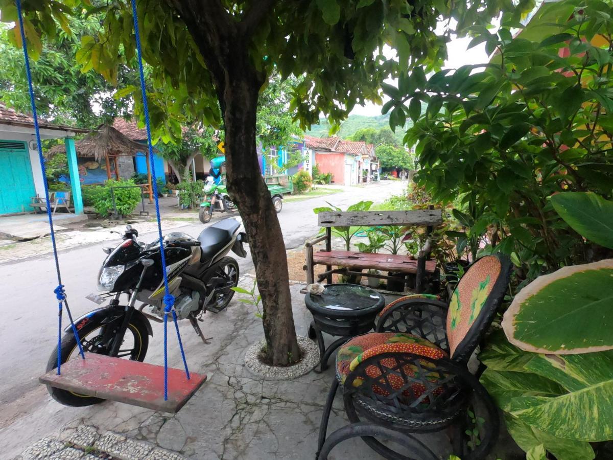 Owl Hostel Karimunjawa Ngoại thất bức ảnh